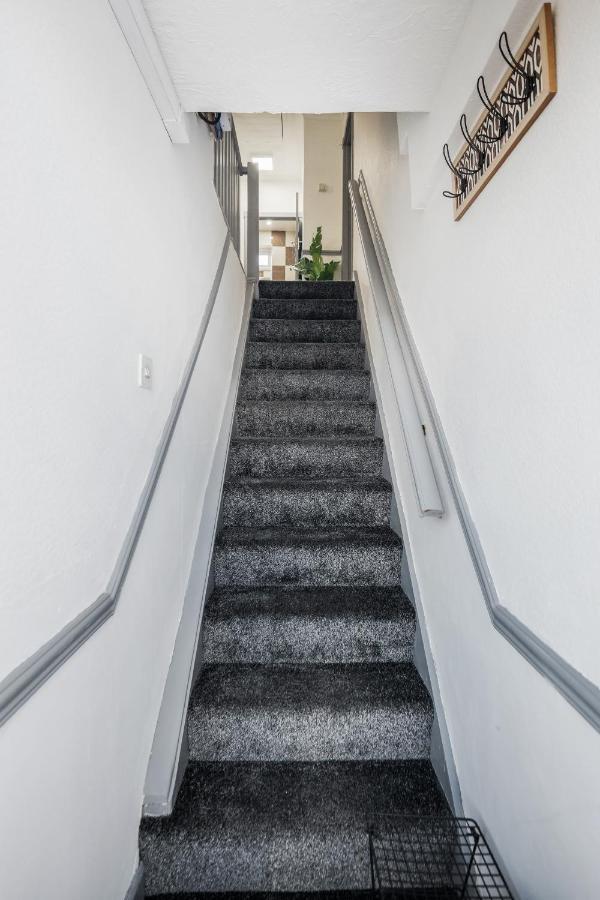 Heathrow 2-Bedroom Maisonette With Parking West Drayton  Экстерьер фото